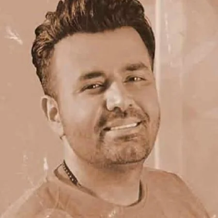 دانلود آهنگ شاد دوست دختر من نازه توی دخترا ممتازه مهرداد