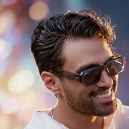 دانلود آهنگ شاد علی منتظری مثل گل وصله به سنجاق سرت دل من