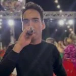 دانلود آهنگ شاد هومن پناهی گردنت لیوان بلور